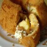 Torta esponjosa rellena de dulce de leche y crema